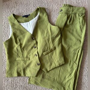 Elegant Women's Green Vest and Pants Ensemble